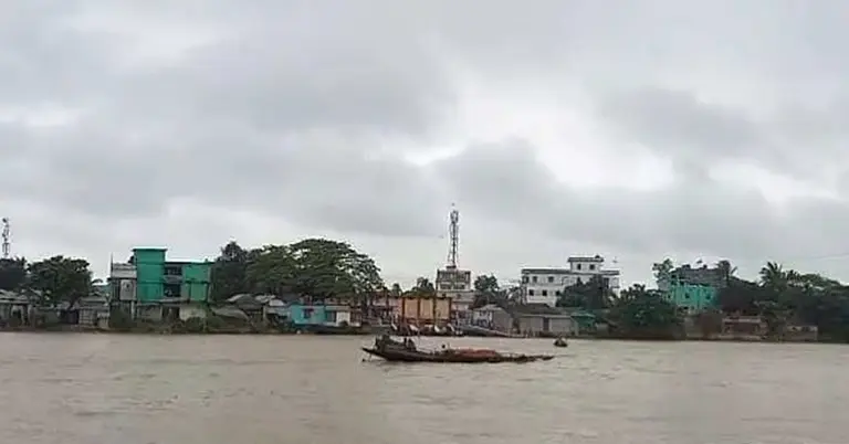 নদীর পানি বিপদসীমার ৫ সেন্টিমিটার ওপরে